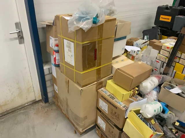 Pallet bouw- en bevestigingsmateriaal (27x) - afbeelding 13 van  25