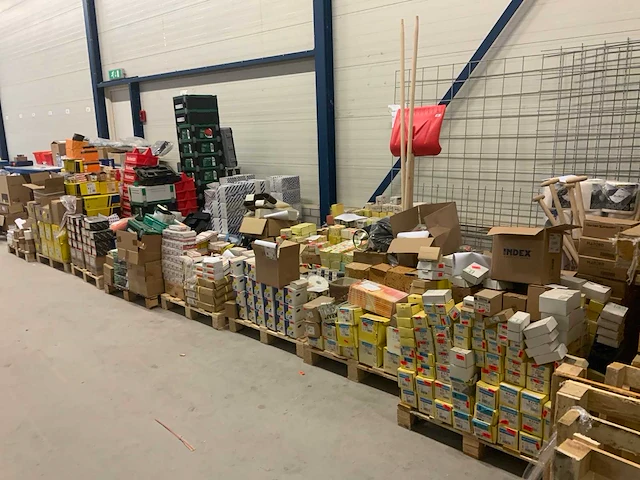 Pallet bouw- en bevestigingsmateriaal (27x) - afbeelding 19 van  25