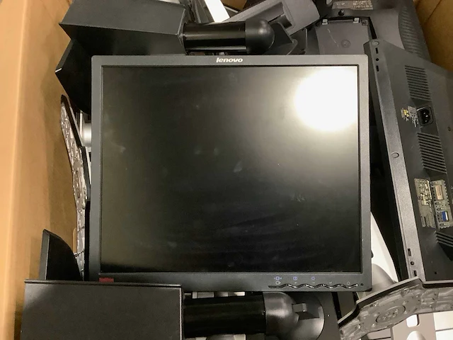 Pallet diverse monitoren (2x) - afbeelding 5 van  5