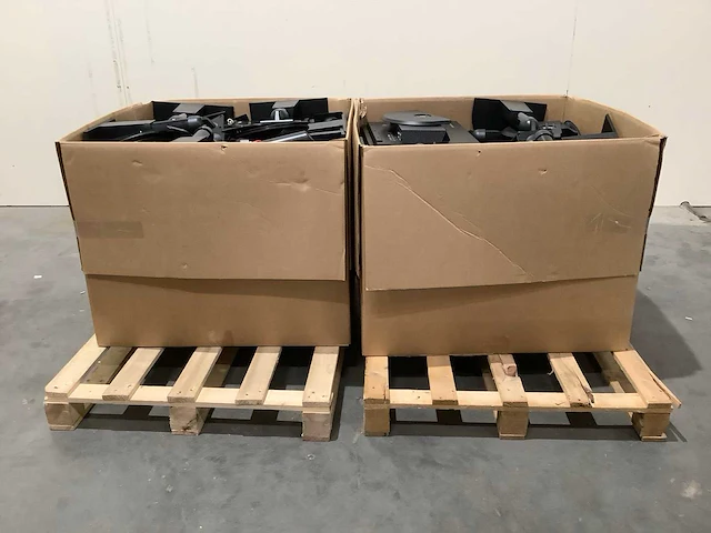 Pallet diverse monitoren (2x) - afbeelding 2 van  6