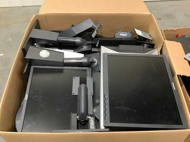 Pallet diverse monitoren (2x) - afbeelding 5 van  5