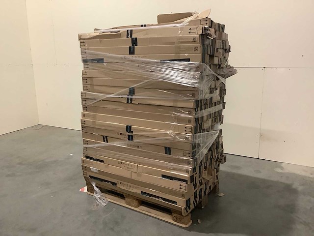 Pallet diverse raamroede - afbeelding 1 van  6