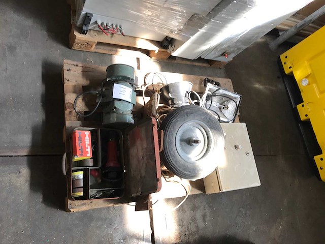 Pallet diverse - afbeelding 1 van  1