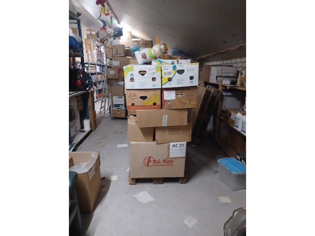 Pallet gebruikt en nieuwe spullen aantal 1 pallet. - afbeelding 1 van  11