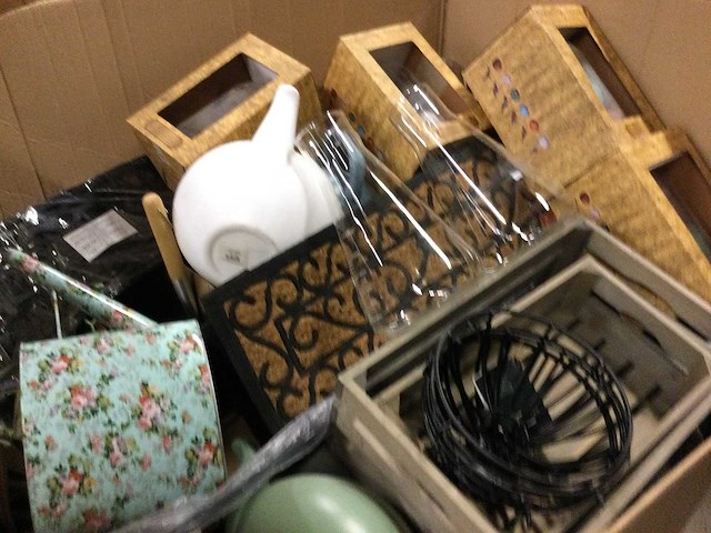 Pallet huishoudelijke- en tuinartikelen - afbeelding 4 van  5