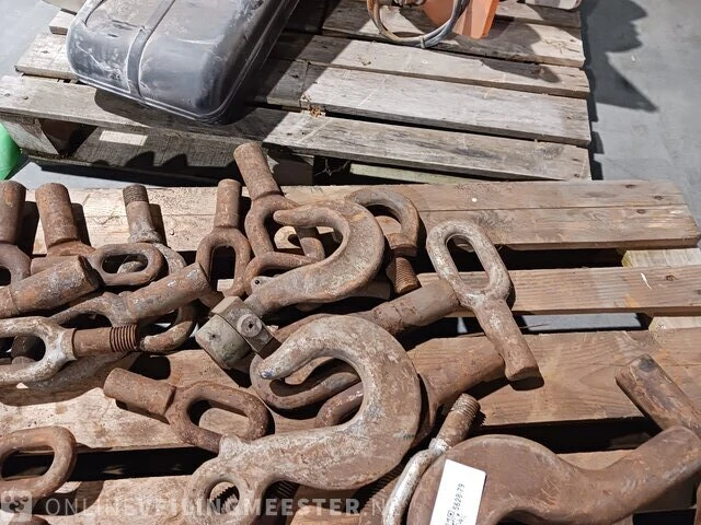 Pallet industriële haken en hijsogen - afbeelding 4 van  5