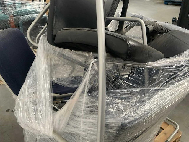 Pallet kantoor / kantine stoelen - afbeelding 6 van  7