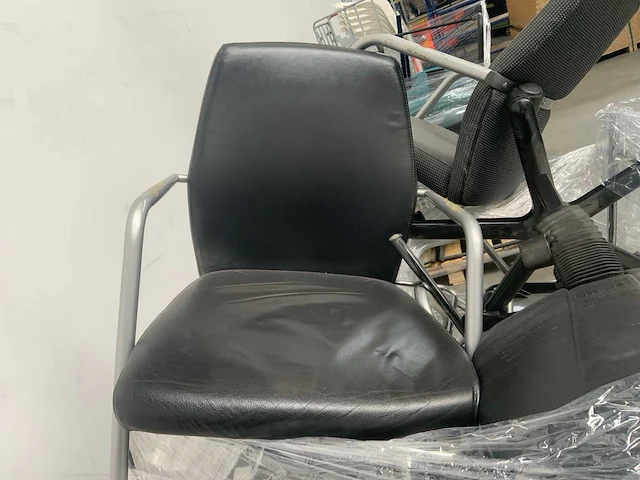 Pallet kantoor / kantine stoelen - afbeelding 7 van  7