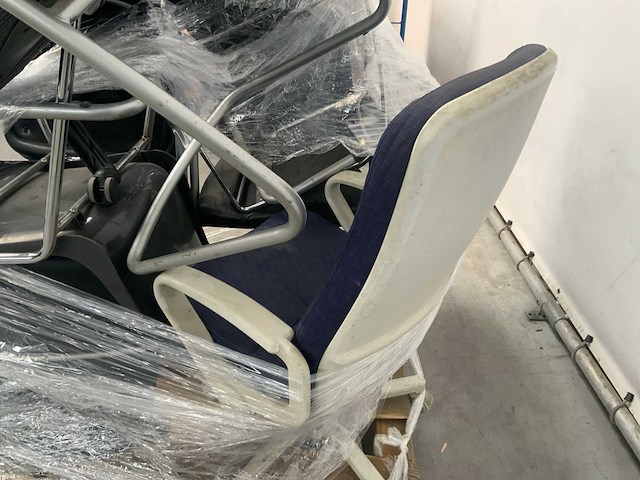 Pallet kantoor / kantine stoelen - afbeelding 4 van  7