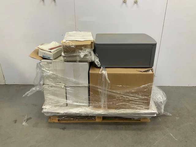 Pallet logistieke goederen - afbeelding 1 van  6