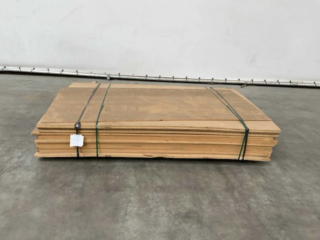 Pallet mdf platen ca 2070x1300mm - afbeelding 2 van  6