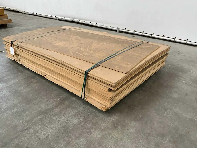 Pallet mdf platen ca 2070x1300mm - afbeelding 3 van  6
