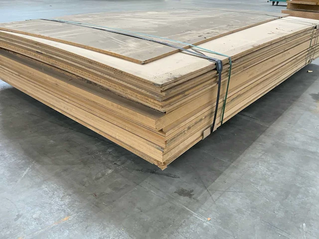 Pallet mdf platen ca 2070x1300mm - afbeelding 5 van  6