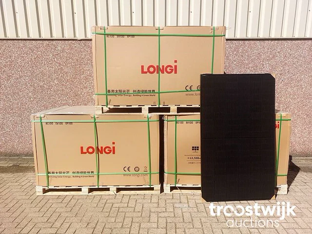Pallet met 30 zonnepanelen (totaal 31.500 wp) - afbeelding 1 van  6