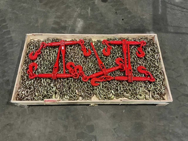 Pallet met 5x ratelspanner en 10x transportketting (4,17 ton) - afbeelding 1 van  4