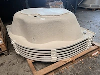 Pallet met baden - afbeelding 1 van  3