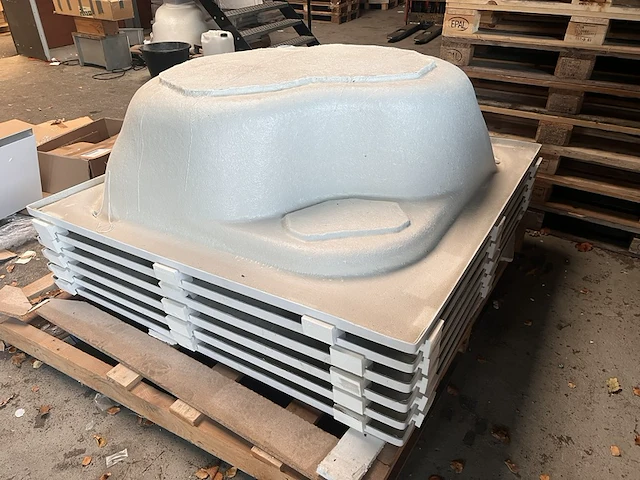 Pallet met baden - afbeelding 3 van  3