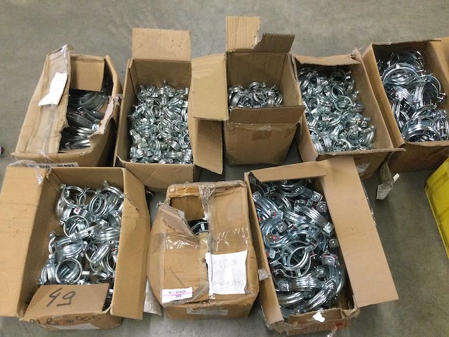 Pallet met bevestigingsklemmen - afbeelding 2 van  9