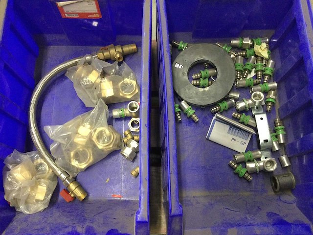 Pallet met bevestigingsklemmen - afbeelding 7 van  9