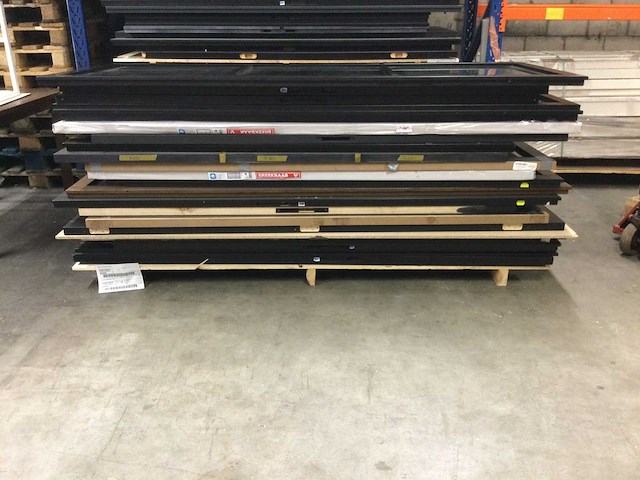 Pallet met binnendeuren - afbeelding 4 van  5