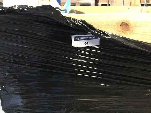 Pallet met diverse tuin-en huishoudelijke artikelen. - afbeelding 5 van  5