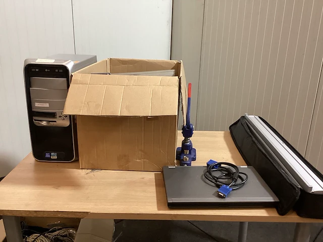 Pallet met diversen - zie additionele informatie - afbeelding 1 van  11