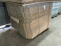 Pallet met dozen en karton - afbeelding 3 van  5