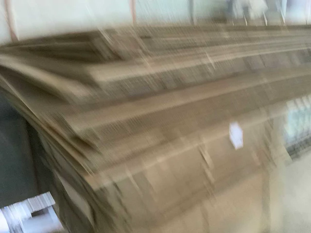 Pallet met dozen en karton - afbeelding 4 van  5