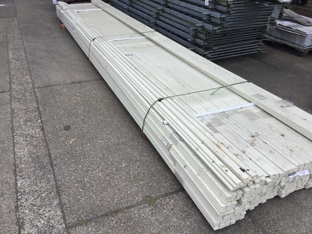 Pallet met glaslatten - afbeelding 2 van  5