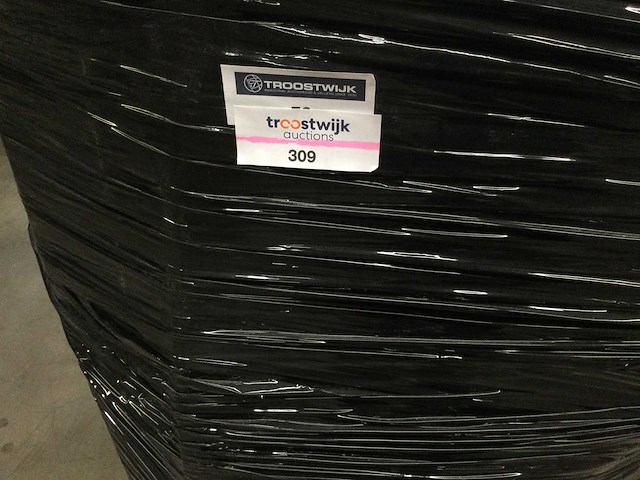 Pallet met huishoudelijke- en tuinartikelen. - afbeelding 5 van  5