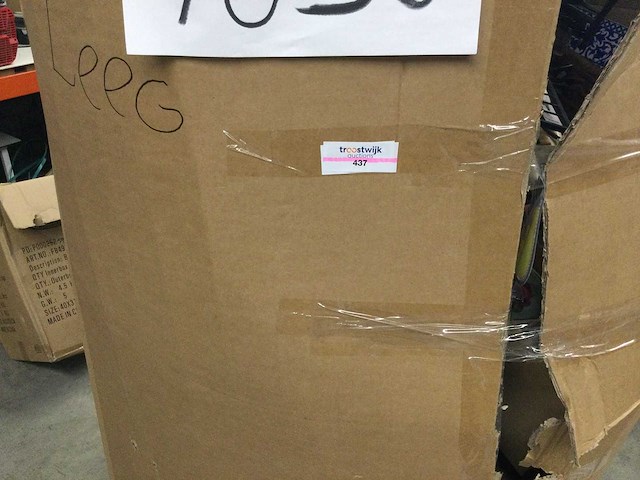 Pallet met huishoudelijke- en tuinartikelen - afbeelding 5 van  5