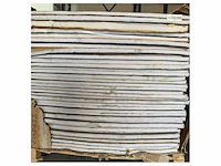 Pallet met isolatie materiaal platen met lijmlaag gekeurd - afbeelding 3 van  4