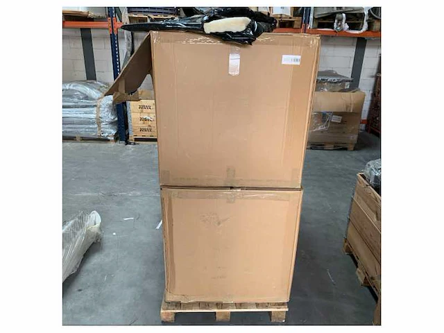 Pallet met isolatie materiaal - afbeelding 1 van  3