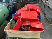 Pallet met kunstof magazijnbakken (2x) - afbeelding 3 van  3