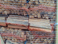 Pallet met netzakken aanmaakhout - afbeelding 3 van  3