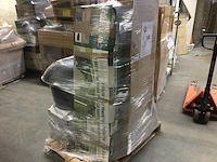 Pallet met nieuwe- en retourgoederen . - afbeelding 1 van  3