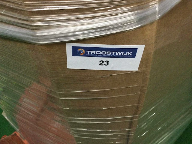 Pallet met ongebruikte- en retourgoederen. - afbeelding 2 van  10