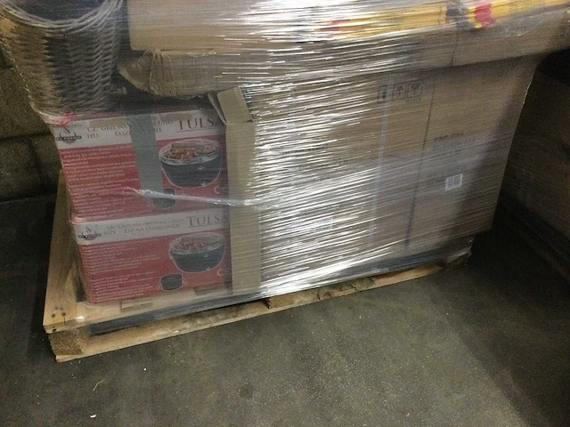 Pallet met ongebruikte- en retourgoederen. - afbeelding 4 van  8