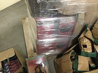 Pallet met ongebruikte- en retourgoederen. - afbeelding 6 van  8