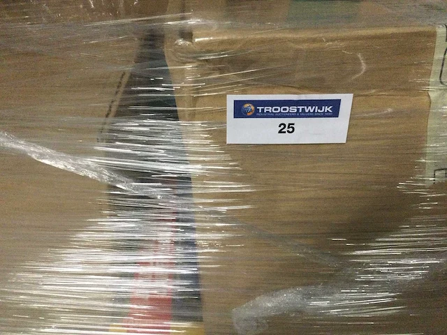 Pallet met ongebruikte- en retourgoederen. - afbeelding 8 van  8