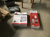 Pallet met ongebruikte- en retourgoederen. - afbeelding 6 van  10