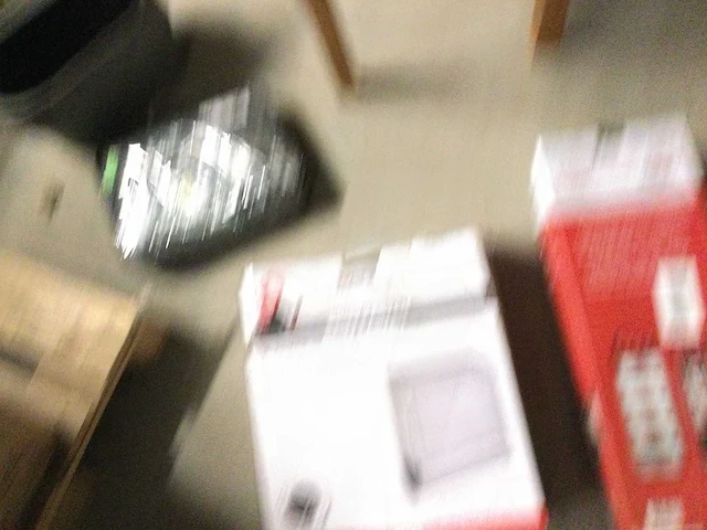 Pallet met ongebruikte- en retourgoederen. - afbeelding 7 van  10