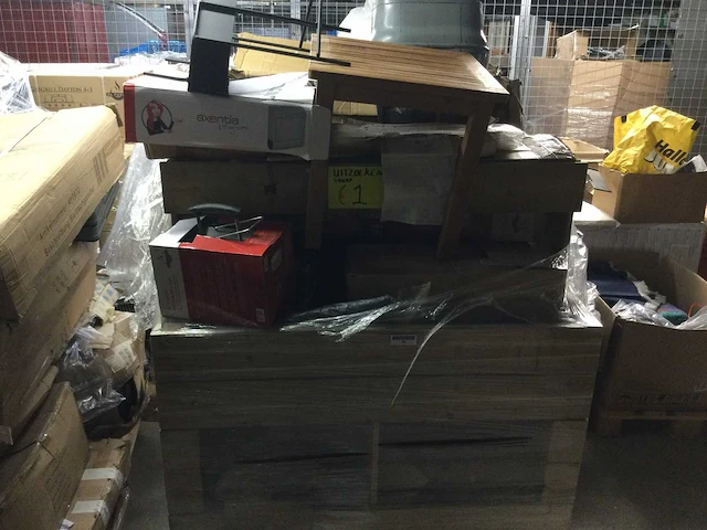 Pallet met ongebruikte- en retourgoederen. - afbeelding 8 van  10