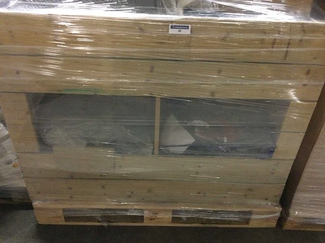 Pallet met ongebruikte- en retourgoederen. - afbeelding 10 van  10