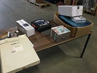 Pallet met retourgoederen. - afbeelding 2 van  9