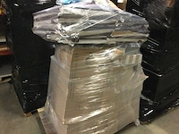 Pallet met retourgoederen. - afbeelding 1 van  7