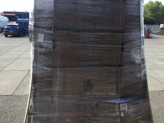 Pallet met sanitair artikelen. - afbeelding 2 van  7