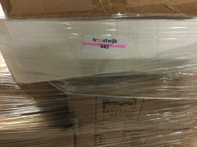 Pallet met sanitairartikelen - afbeelding 5 van  6