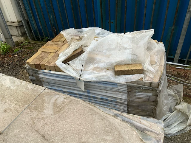 Pallet met stenen (24x) - afbeelding 5 van  5