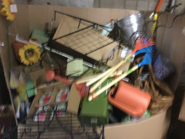 Pallet met tuin- en huishoudelijke artikelen. - afbeelding 4 van  7